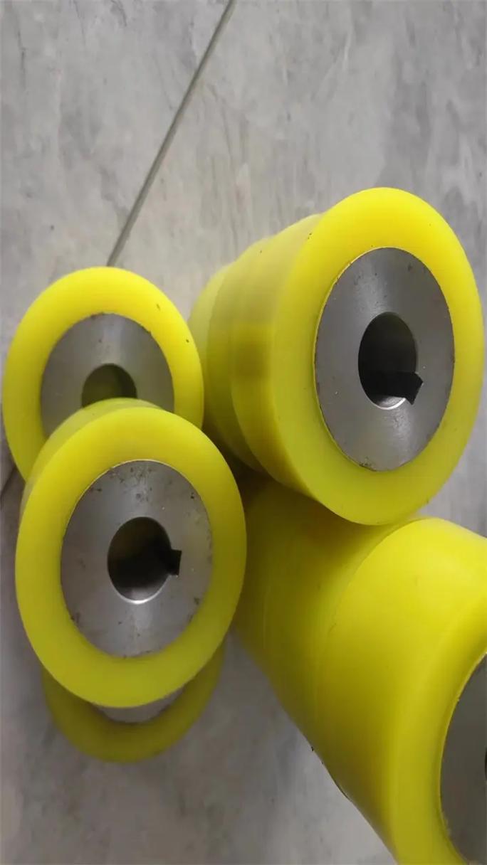 河北厂家生产聚氨酯包胶轮,pu滚轮 #铸胶缓冲托辊 #托辊生