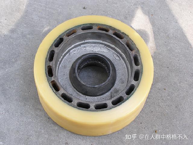 聚氨酯包胶轮为电动叉车提供高效保护